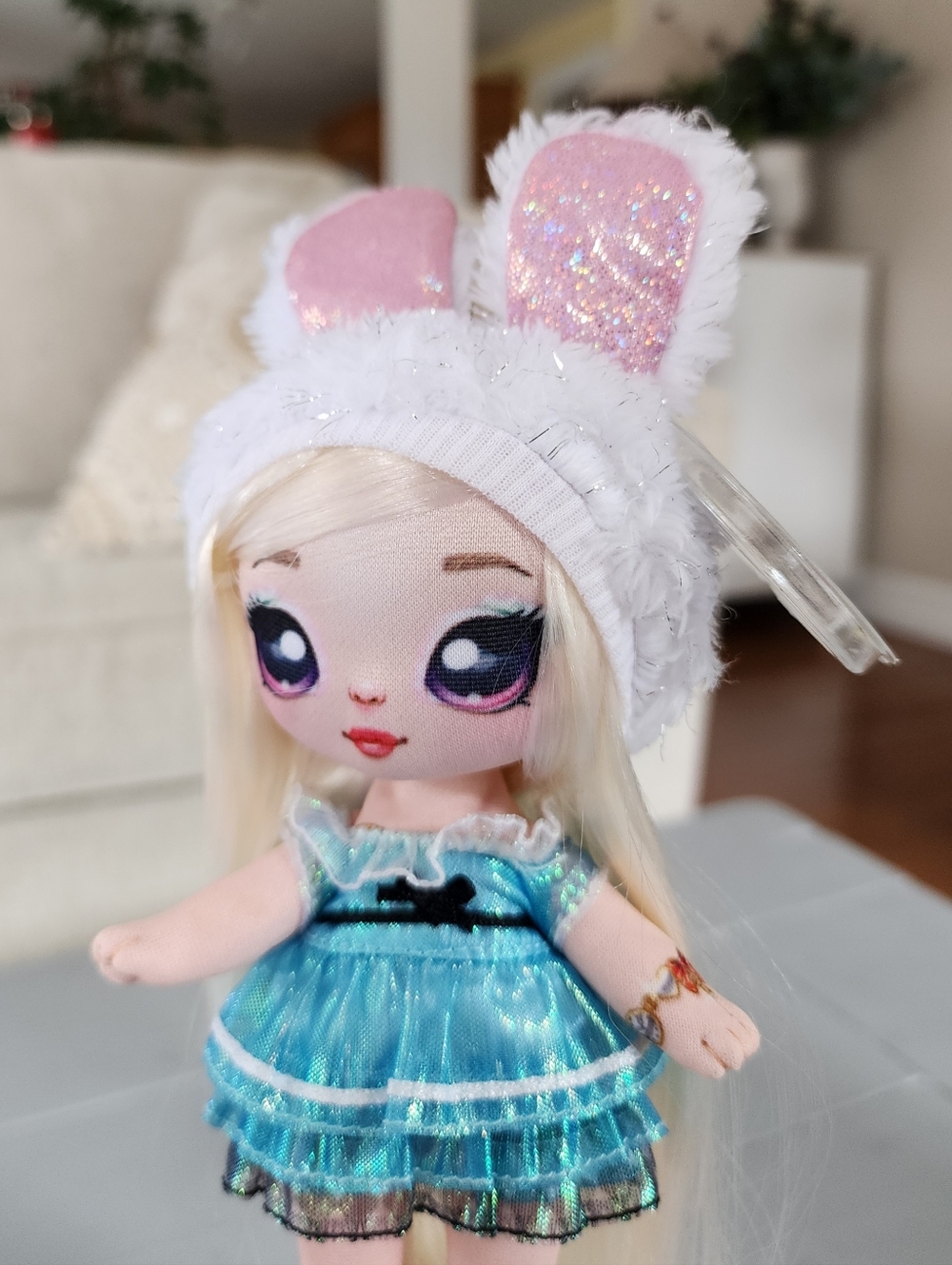 MGA Na!Na!Na! Surprise - Surprise Doll Alice Hops Glam Series Wonderland - Picture 3 of 7
